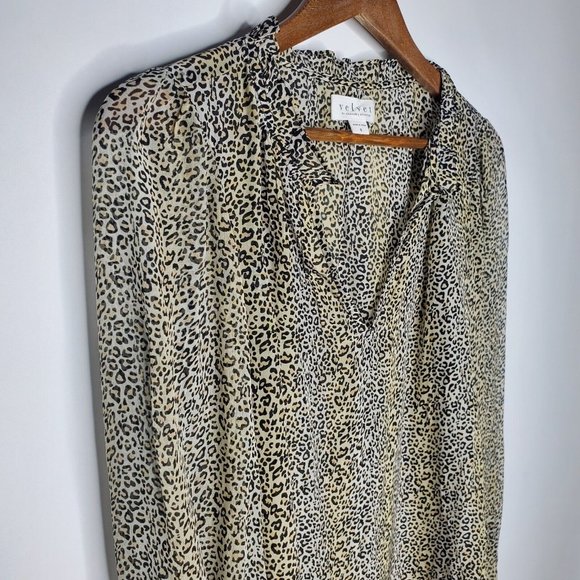 Velvet Graham & Spencer Womens Animal Print Blouse Size S Ruffled V Neck Sheer - Picture 2 of 10